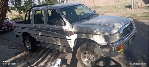 Imagen 3 de 17 de Toyota Hilux 2001 3.0 D/cab 4x4 D Sr