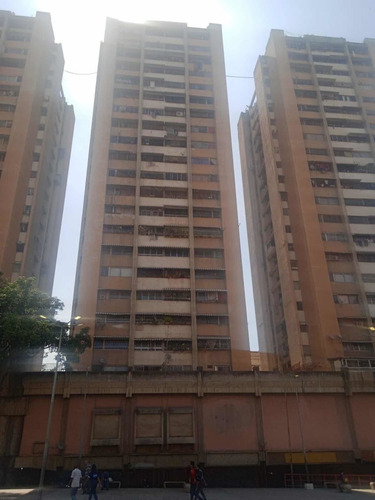 Imagen 2 de 11 de Apartamento Con 3 Habitaciones Y 2 Baños Plaza La Concordia