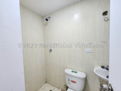 Apartamento Penthouse Dúplex Remodelado 295 M² 4h, 7b, 3p, Residencia Geminis En Calle Cerrada En Venta En Los Samanes Avenida 3 Caracas