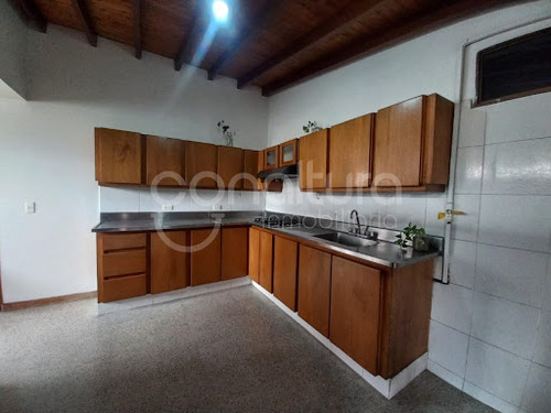 Apartamento En Arriendo Conquistadores 472-4787