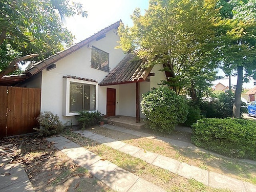 Imagen 2 de 18 de Altos De La Arboleda!! Casa Esquina Dentro De Condominio!!