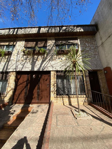 Imagen 2 de 15 de Dúplex De 4 Ambientes Con Cochera Y Jardín