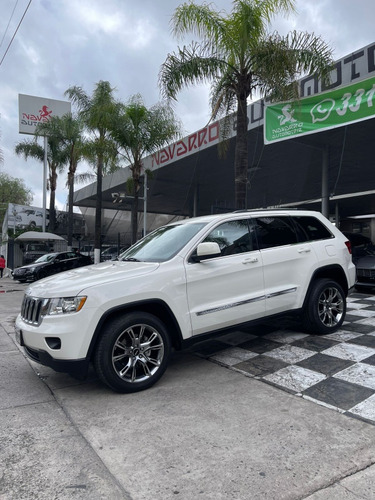 Jeep Grand Cherokee Laredo V6 4x2 At