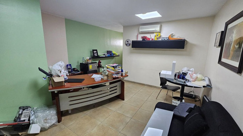 Venta De Edificio Comercial Con Nave Industrial Amueblada En Autop, Duarte Santo Domingo, 2niveles