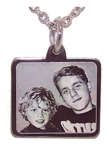 Imagen 2 de 10 de Foto Medalla Acero Quirurgico Personalizada 20x22mm + Cadena