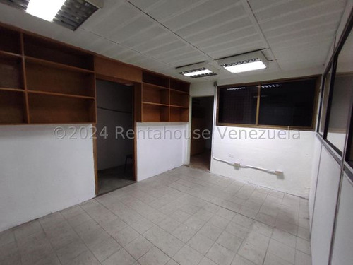 Galpon Urb. Miranda # 25-16257 Mn Caracas - Sucre
