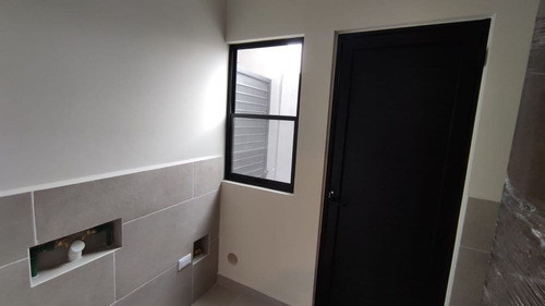 Imagen 9 de 23 de Casa De 3 Habs Cada Una Con Baño, Los Encinos