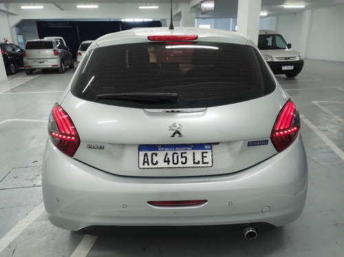 Imagen 20 de 23 de Peugeot 208 Feline 1.6