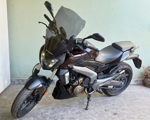 Imagen 1 de 10 de Bajaj Dominar 400