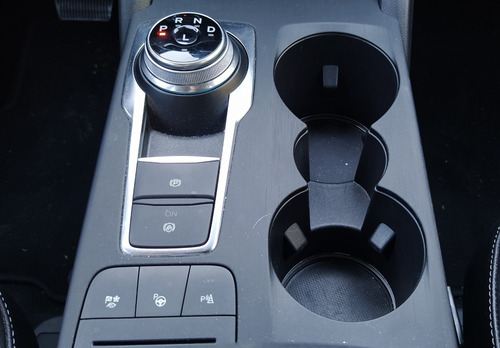 Imagen 8 de 12 de Ford Kuga 2.5 Titanium