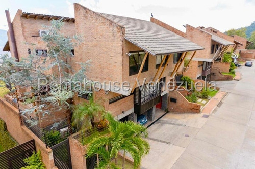Casa ( 3 Niveles / Remodelada) Venta Alto Hatillo ( Urb. La Hatillana) Mls-25-8876