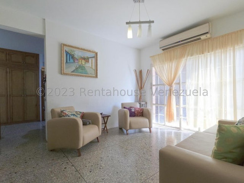 Casa Quinta En Venta En Santa Elena Barquisimeto 24-10415 Dh