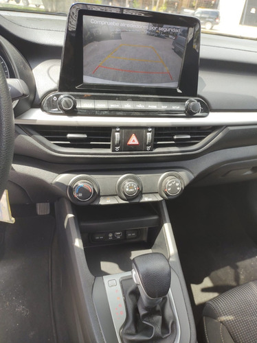 Imagen 8 de 13 de Kia Forte Lx