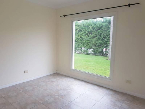 Casa En Alquiler En Barrio Barrancas Del Lago, Nordelta