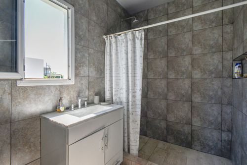 Venta Casa Pb 4 Ambientes Barrio San Lucas