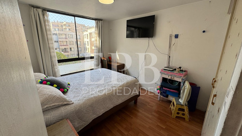 Se Vende Amplio Departamento 2d 1b En Sector Residencial