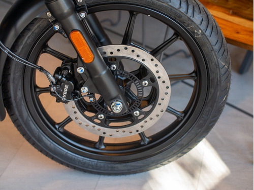 Imagen 12 de 25 de Royal Enfield Meteor 350 Stellar Negra Reserva