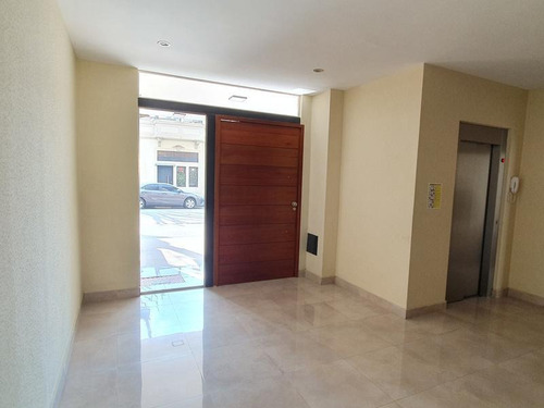 Imagen 4 de 20 de En Barrio Residencial A Metros De Congreso, 2 Ambientes Con Balcon
