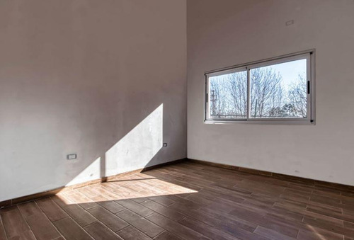Duplex Venta 2 Dormitorios, 2 Baños - Terreno 110 Mts 2 - City Bell