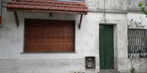 Casa Sola Con Amplio Lote
