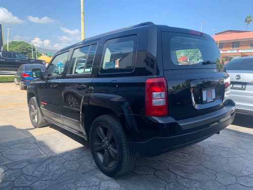 Imagen 4 de 8 de Jeep Patriot 75 Aniversario 2016