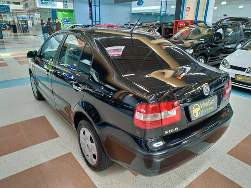 Volkswagen Polo Sedan 1.6 Mi 8v Flex 4p Manual