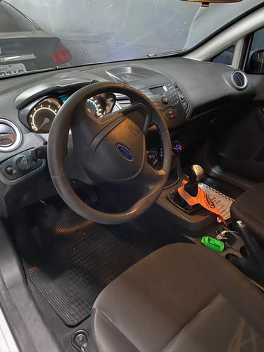 Ford Fiesta 1.5 Hatch S (financiado R$ 22.000,00)