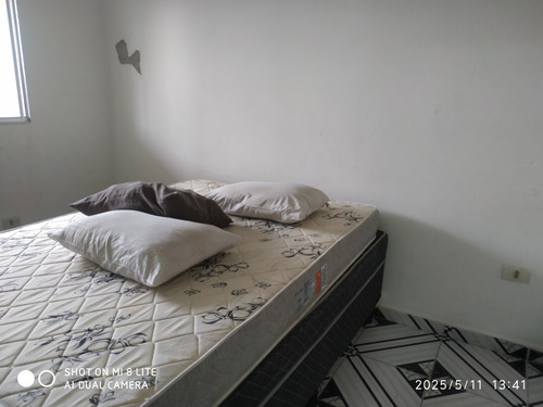 Casa 2 Dormitórios , Incluso Água E Luz