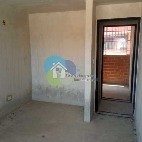 Guarenas, Apartamento Nueva Casarapa, Camino Real Obra Gris