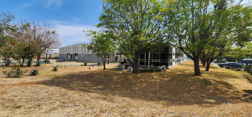 Nave Industrial En Parque El Marqués