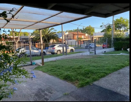 Casa En Venta, 4 Dormitorios, 3 Baños, Fondo Con Parrillero, Garaje, Av Gral Rivera, Malvin