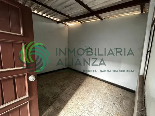 Casa En Venta En La Universidad. Cod V61643