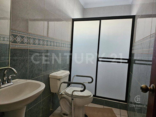 Casa En Venta En Col. Quintas Del Sol Chihuahua, Chih.