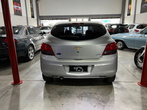 Imagen 8 de 14 de Chevrolet Onix Joy 1.4 2019