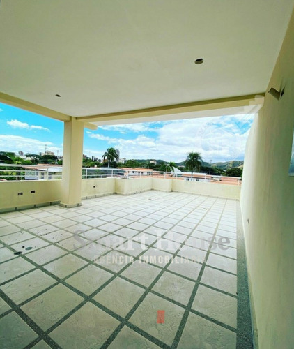 Llev18m-abev02m Smart House Vende Comodo Townhouse En Obra Limpia Urb Andres Bello.