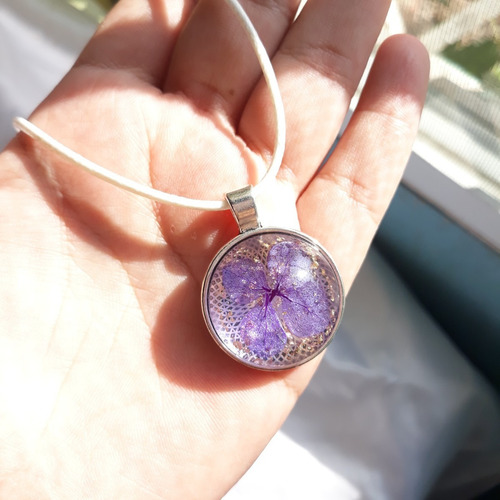 Imagen 8 de 9 de Diseño De Joyería Y Accesorios En Resina