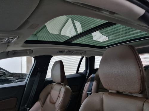 Volvo V60 2.0 T5 Momentum Drive-e 5p