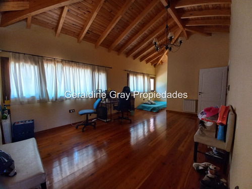 Venta Casa 3 Dormitorios Cipolletti Con Cochera