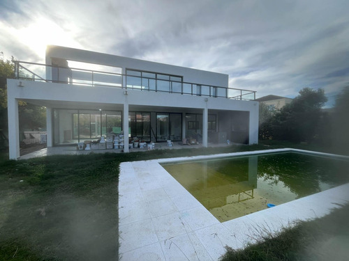 Casa En Venta En Haras Santa Maria, Escobar, G.b.a. Zona Norte