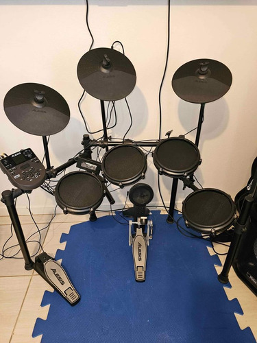 Bateria Eletrônica Alesis Nitro Mesh 8 Corpos Usb Midi (Usado)