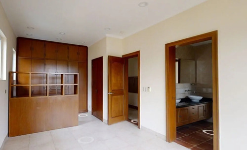 Casa En Venta En La Toscana En Bosques De Las Lomas: Tu Nuevo Hogar !