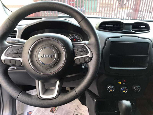 Imagem 9 de 10 de Jeep Renegade 1.8 16v Flex 4p