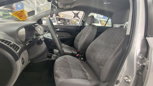 Imagem 5 de 10 de Hyundai Hb20s 1.6 Comfort Plus 16v
