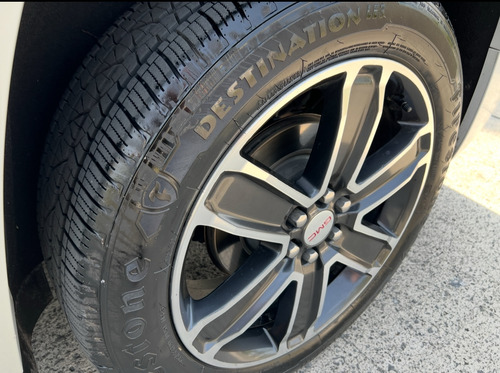 GMC Acadia 3.7 Denali At
