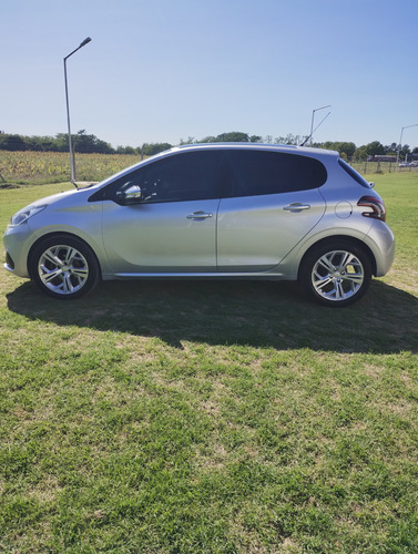 Peugeot 208 1.6 Urban Tech