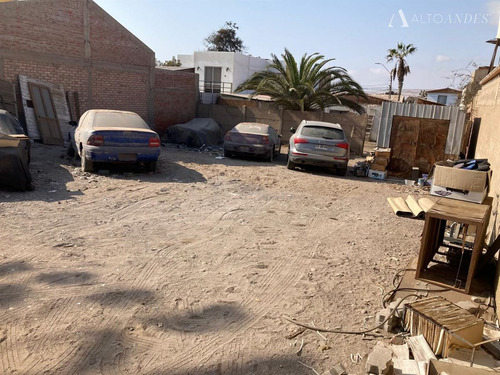 Casa En Venta De 4 Dorm. En Arica