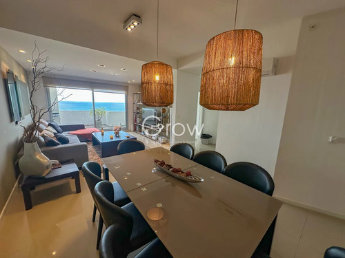 Planta Especial En Piso Alto, Parrillero Y Jacuzzi En Balcón