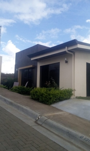 Imagen 4 de 7 de Se Vende Casa En Condominio Montezuma