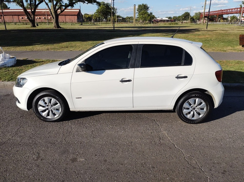 Imagen 7 de 14 de Volkswagen Gol Trend 2014 1.6 Pack I 101cv