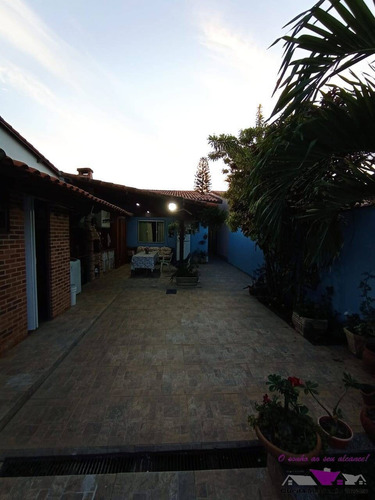 Imagem 10 de 15 de Maravilhosa Casa De 2 Quartos, Sendo 1 Suíte Com Piscina! - 107